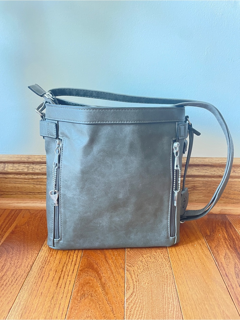 Browning Conceal Carry Gray Crossbody Bag with Silver Zipper Accents